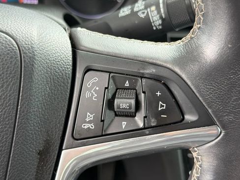 Used 2022 Buick Encore Preferred w/ Safety Package FWD image 25