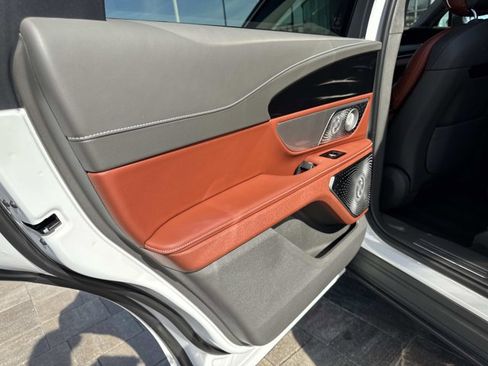 Certified 2024 Lincoln Nautilus Black Label image 17