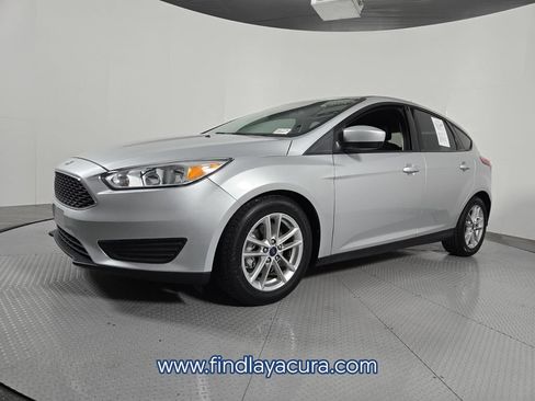 Used 2018 Ford Focus SE FWD image 2