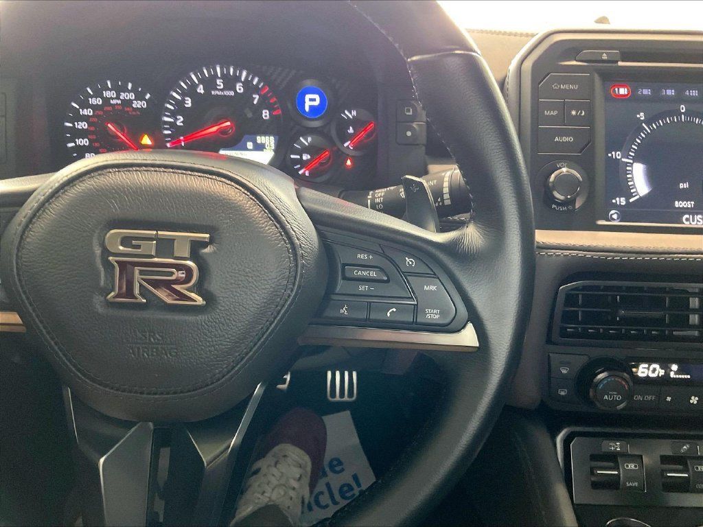 Used 2024 Nissan GT-R Premium w/ Premium Interior Package AWD/4WD image 23