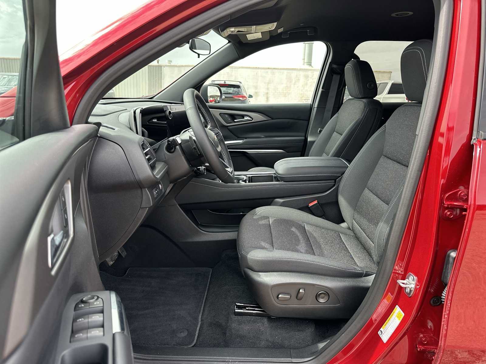 Used 2027 Chevrolet Traverse LT FWD image 10