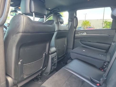 Used 2021 Jeep Grand Cherokee Laredo X RWD image 14