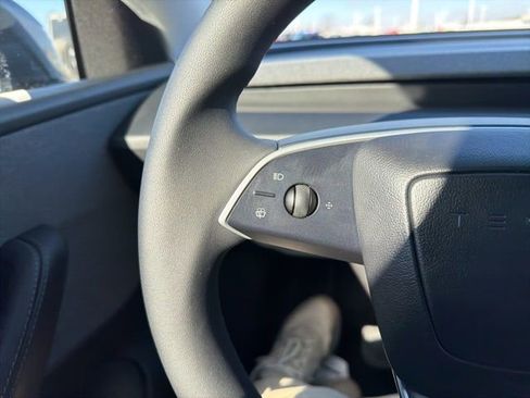 Used 2026 Tesla Model Y Standard image 40