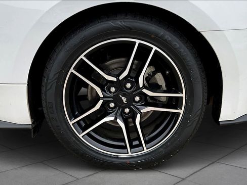 Used 2022 Ford Mustang Premium image 18