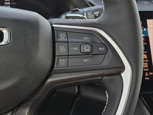New 2026 Jeep Grand Cherokee L Limited AWD/4WD image 11