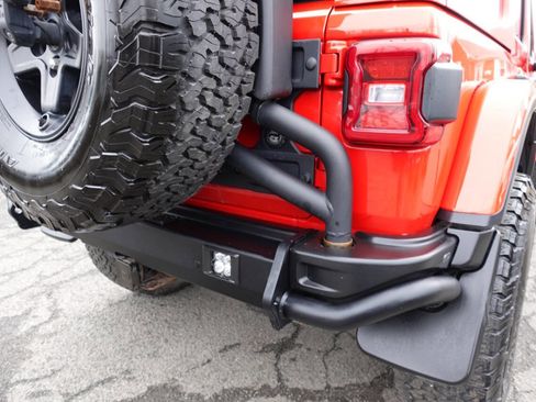Used 2021 Jeep Wrangler Unlimited Rubicon w/ Dual Top Group AWD/4WD image 38