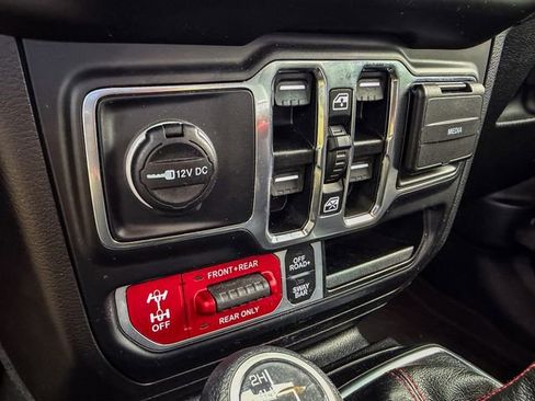 Used 2023 Jeep Gladiator Rubicon w/ Trailer Tow Package AWD/4WD image 23