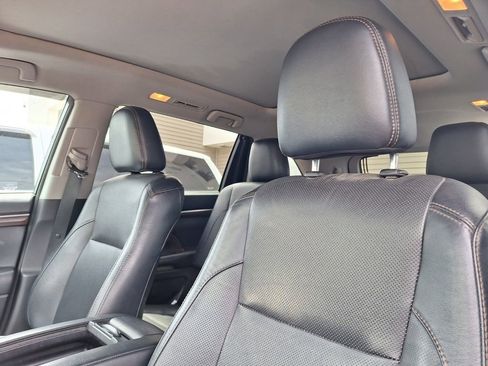 Used 2016 Toyota Highlander Limited Platinum image 4