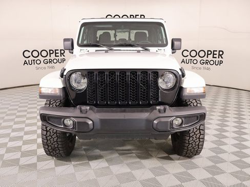 Used 2023 Jeep Gladiator Willys image 8