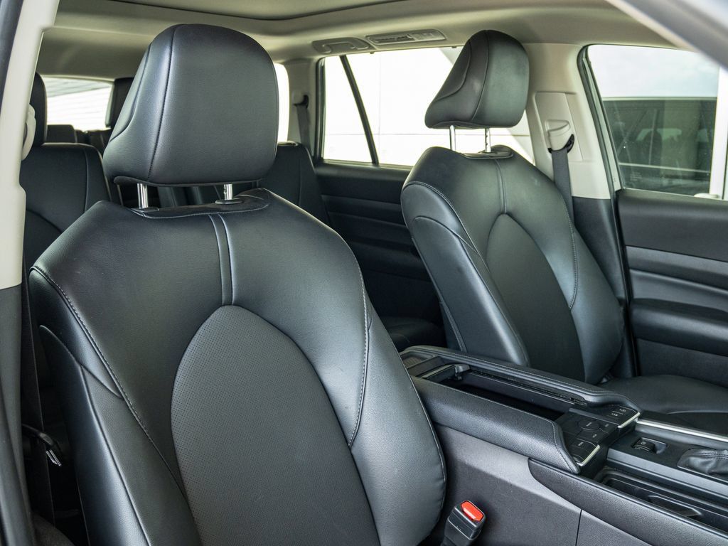 Used 2025 Toyota Grand Highlander FWD image 19