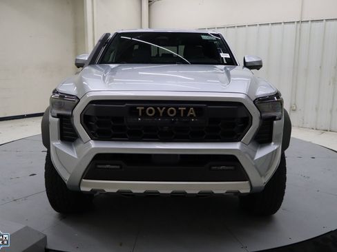 Used 2024 Toyota Tacoma Trailhunter image 9