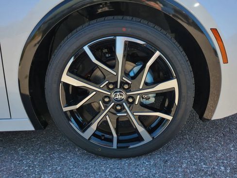 New 2026 Toyota Prius Plug-In Hybrid FWD image 11