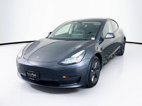 Used 2023 Tesla Model 3 Standard Range RWD image 3