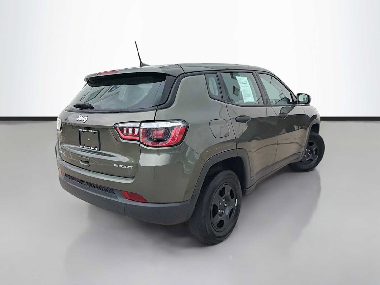 Used 2019 Jeep Compass Sport AWD/4WD image 3