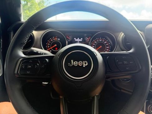 Used 2020 Jeep Wrangler Sport AWD/4WD image 17