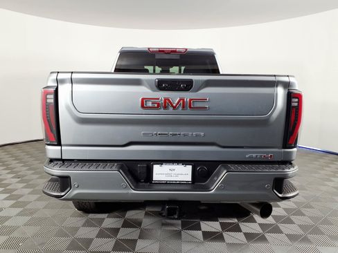 Used 2024 GMC Sierra 2500 AT4 w/ AT4 Premium Plus Package AWD/4WD image 5