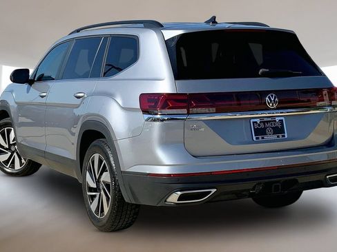 Used 2024 Volkswagen Atlas SE FWD image 12