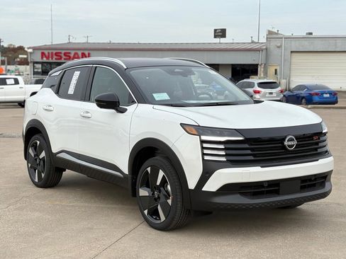 New 2026 Nissan Kicks SR image 6