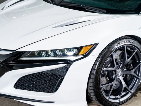 Used 2017 Acura NSX image 12