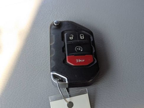 Used 2023 Jeep Wrangler Unlimited Sahara AWD/4WD image 20