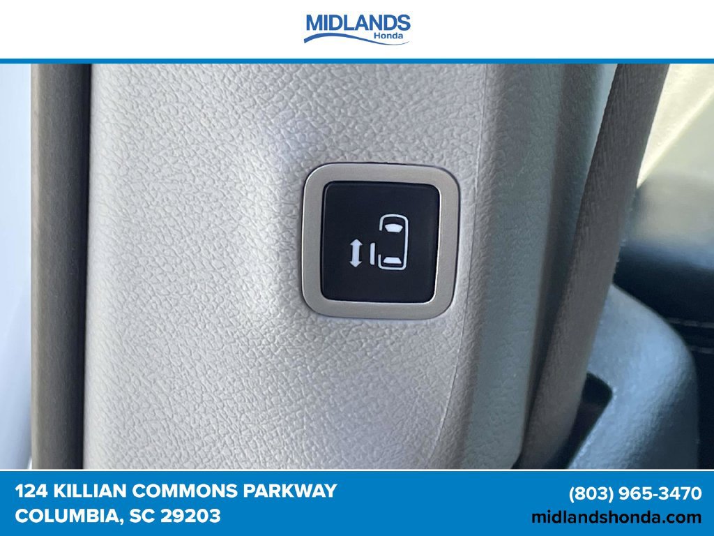 Used 2023 Chrysler Pacifica Limited FWD image 13