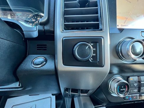 Used 2019 Ford F150 Platinum image 27