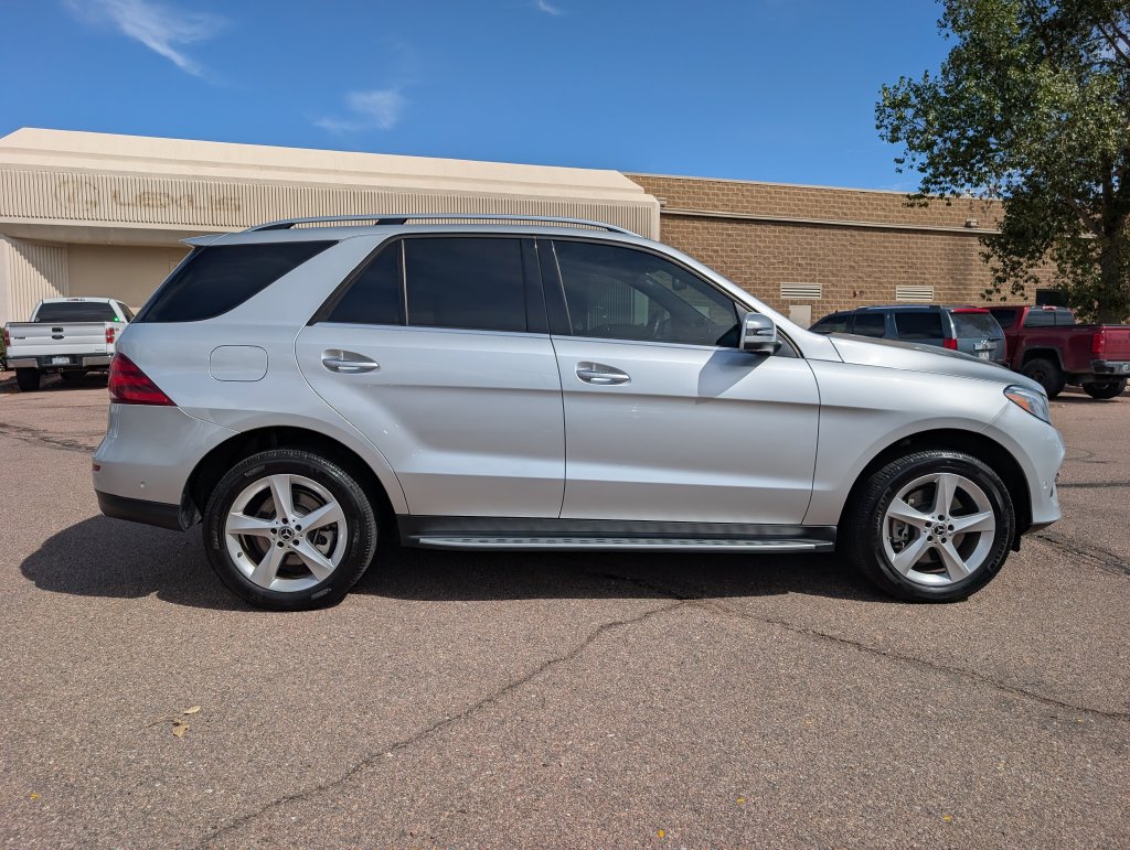 Used 2019 Mercedes-Benz GLE 400 4MATIC image 4