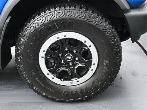Used 2022 Ford Bronco Outer Banks w/ Sasquatch Package AWD/4WD image 35