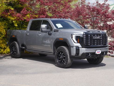 Used 2025 GMC Sierra 2500 Denali Ultimate w/ Max Trailering Package AWD/4WD image 36