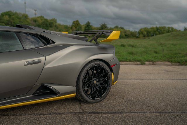 Used 2022 Lamborghini Huracan STO RWD image 29
