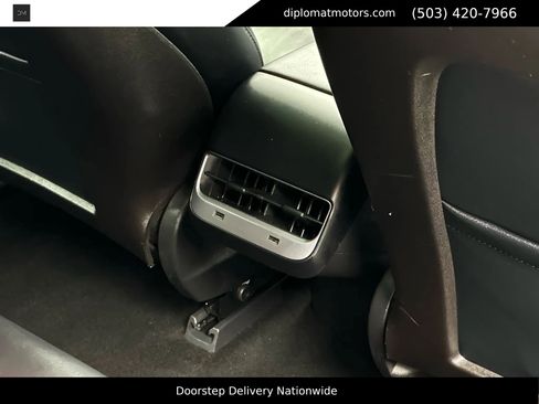 Used 2020 Tesla Model 3 Performance image 23