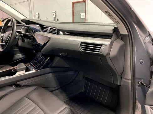 Certified 2024 Audi Q8 e-tron Premium Plus w/ Premium Plus Package image 17