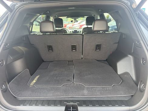 Certified 2022 Chevrolet Equinox RS w/ Infotainment Package AWD/4WD image 35