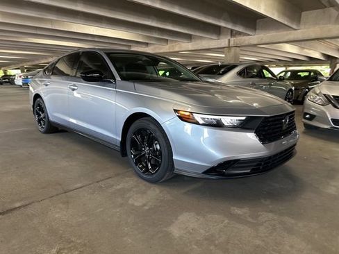 Used 2025 Honda Accord SE image 3