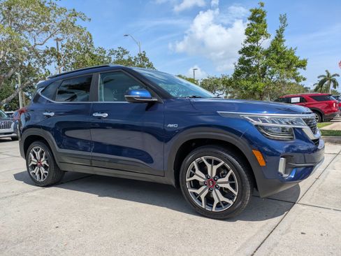 Used 2021 Kia Seltos SX AWD/4WD image 2