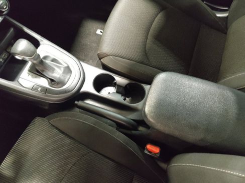 Used 2019 Kia Forte LXS FWD image 26