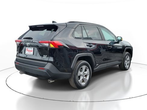 Used 2025 Toyota RAV4 XLE image 4
