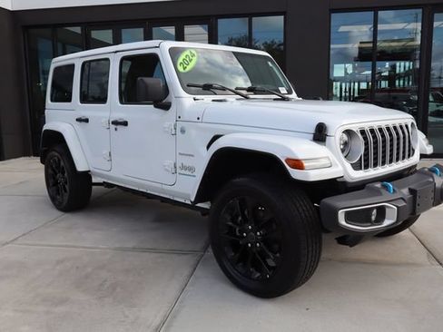 Used 2024 Jeep Wrangler Unlimited Sahara AWD/4WD image 1
