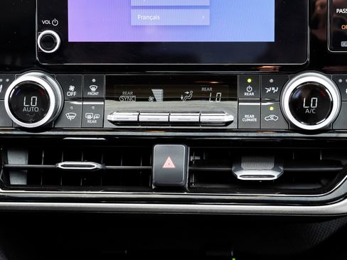 Certified 2025 Toyota Highlander XLE AWD/4WD image 38