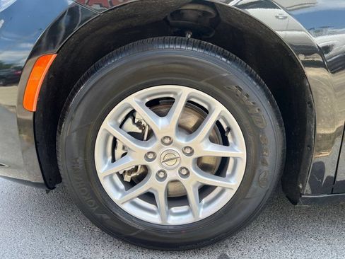 Used 2023 Chrysler Pacifica Touring-L FWD image 23