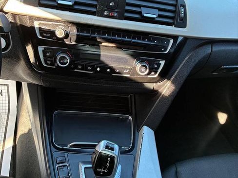 Used 2018 BMW 320i Sedan RWD image 8