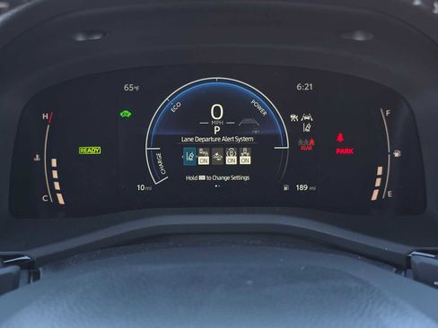 Used 2025 Toyota Camry SE image 26