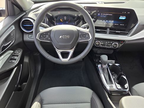 New 2026 Chevrolet Trax LT w/ Sunroof Package FWD image 12