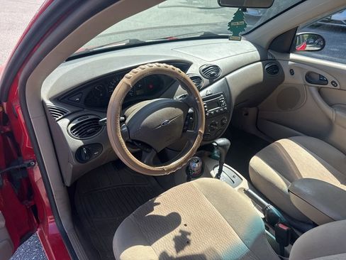 Used 2001 Ford Focus SE FWD image 16