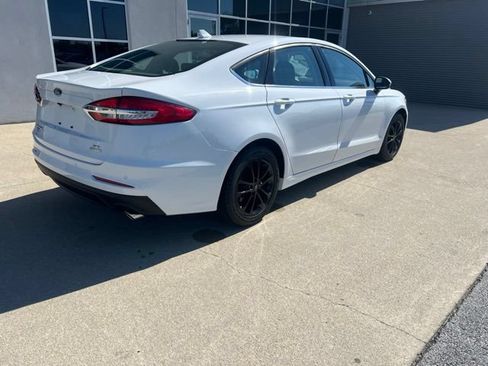 Used 2020 Ford Fusion SE FWD image 11
