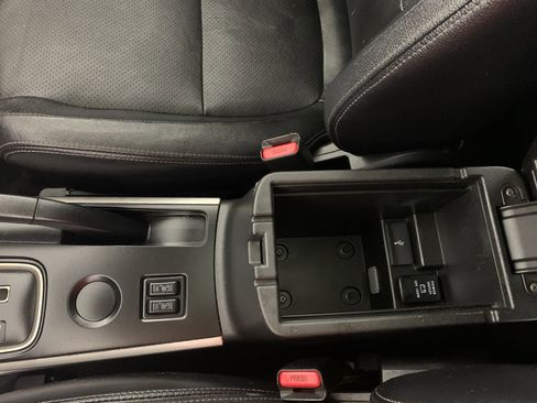 Used 2018 Mitsubishi Outlander SEL image 26