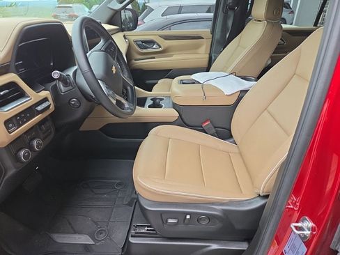 Used 2024 Chevrolet Tahoe Premier w/ Premium Package RWD image 4