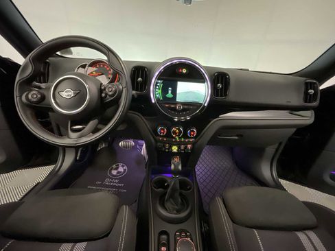 Used 2019 MINI Cooper Countryman SE w/ Signature Upholstery Package image 15