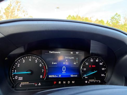 Used 2020 Ford Explorer XLT image 12