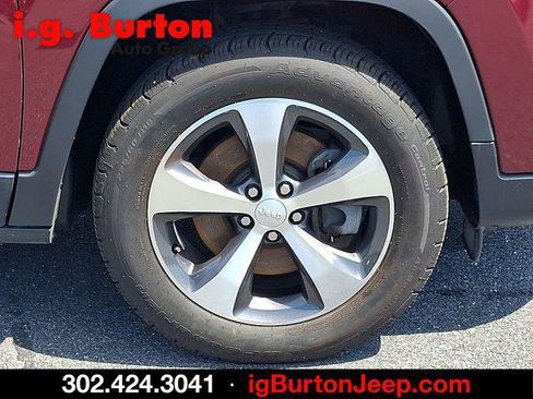 Certified 2020 Jeep Cherokee Limited AWD/4WD image 8